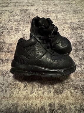 Nike Kids' ACG Black Leather Sneakers